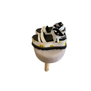 Lamoda Smiley Platfrom Sandals